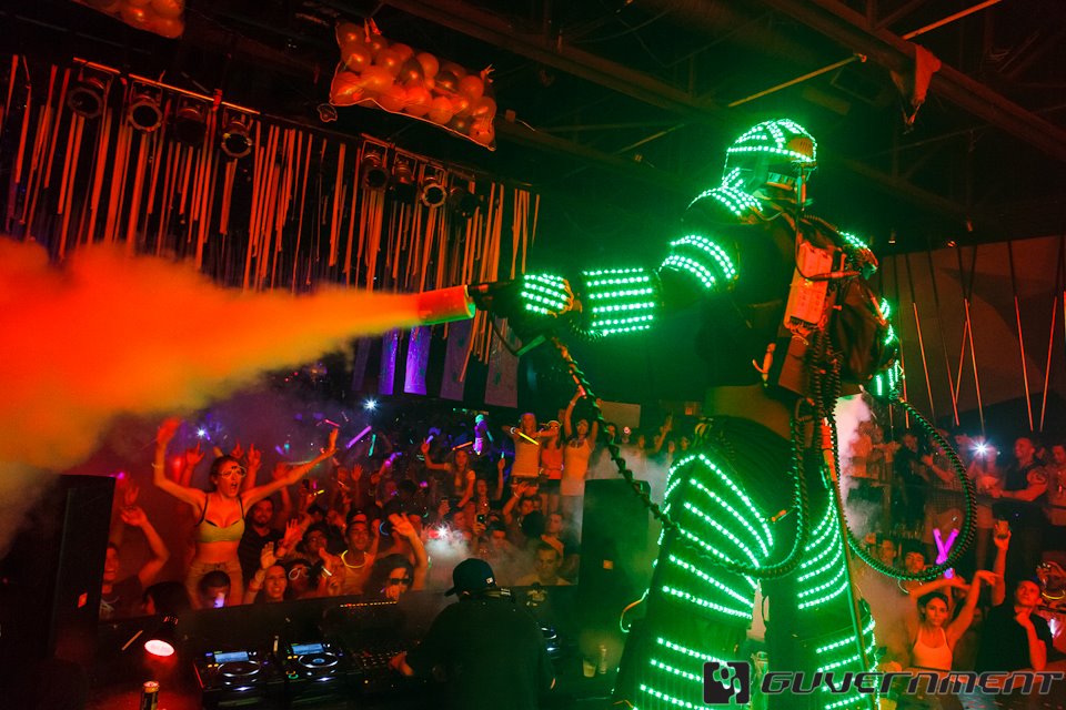 lovethiscitytv_theguvernment_glowpaint