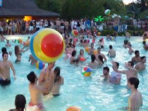 Beach Party Wild Water Kingdom_lovethiscitytvtoronto_toronto