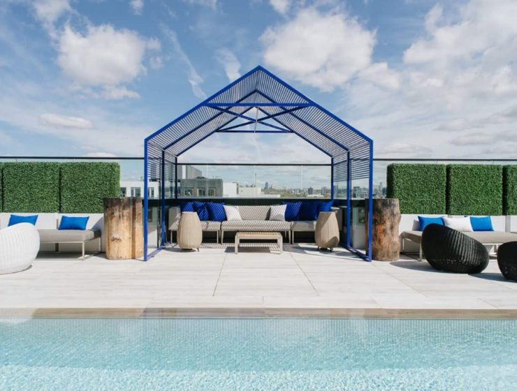 Lavelle Offers Daily Rates for Rooftop Pool